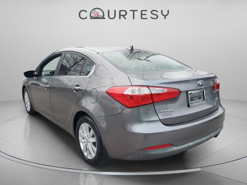 Used 2015 Kia Forte EX image 2