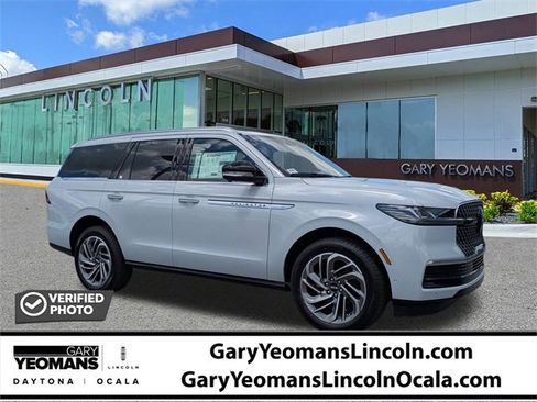 New 2025 Lincoln Navigator Reserve image 1