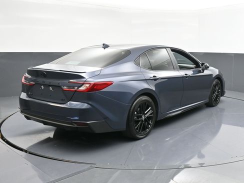 Used 2026 Toyota Camry SE image 8