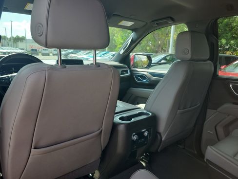 Used 2023 GMC Yukon SLT image 11