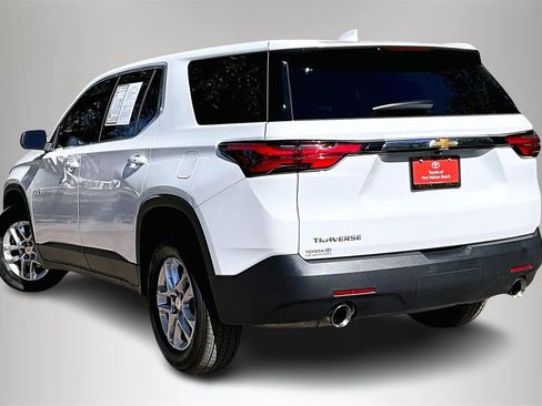 Used 2023 Chevrolet Traverse LS image 4