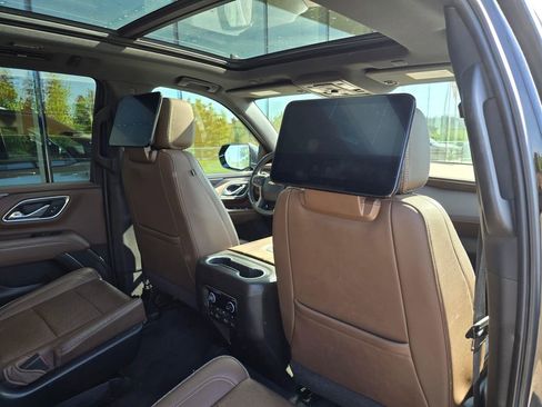 Used 2021 Chevrolet Tahoe High Country w/ Premium Package AWD/4WD image 14