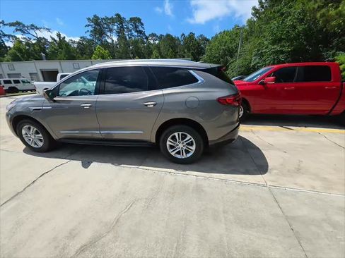 Used 2018 Buick Enclave Essence w/ LPO, Hit The Road Package FWD image 4