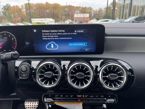 Certified 2024 Mercedes-Benz CLA 250 4MATIC image 18