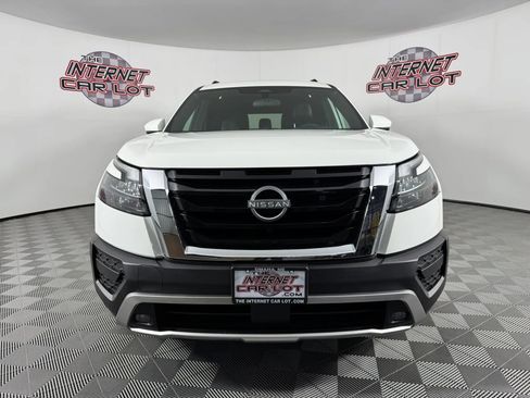 Used 2025 Nissan Pathfinder Rock Creek image 2