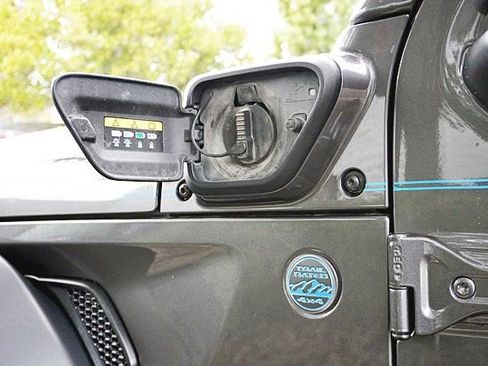 Used 2021 Jeep Wrangler Unlimited Rubicon 4xe image 26