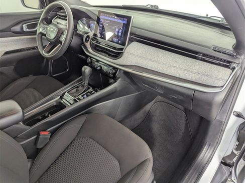 Used 2023 Jeep Compass Sport image 34