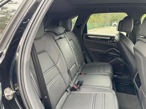 Used 2020 Porsche Cayenne image 22