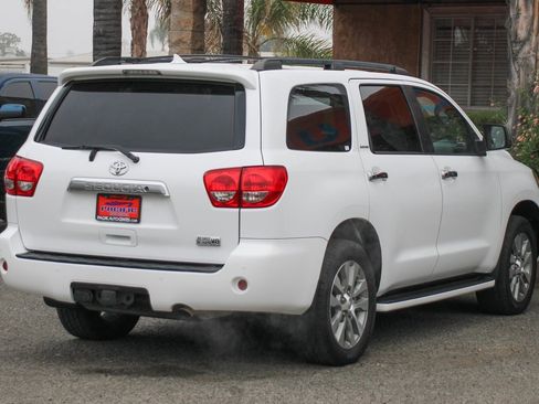 Used 2017 Toyota Sequoia Limited w/ Safety & Convenience Package image 12