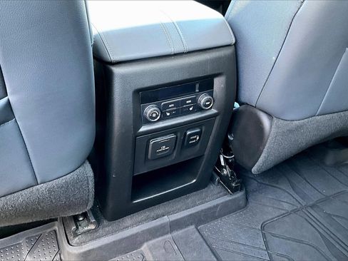 Used 2018 Chevrolet Traverse Premier image 10