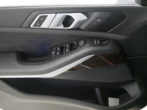 Used 2020 BMW X5 xDrive40i w/ Parking Assistance Package image 19