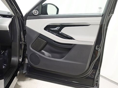 Used 2021 Land Rover Range Rover Evoque SE image 37
