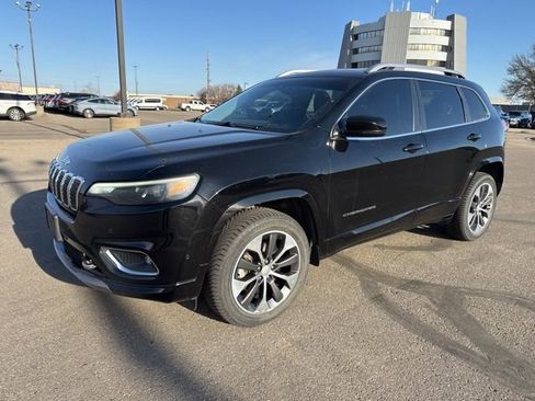 Used 2019 Jeep Cherokee Overland w/ Technology Group AWD/4WD image 6