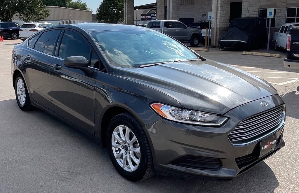 Used 2016 Ford Fusion S FWD image 2