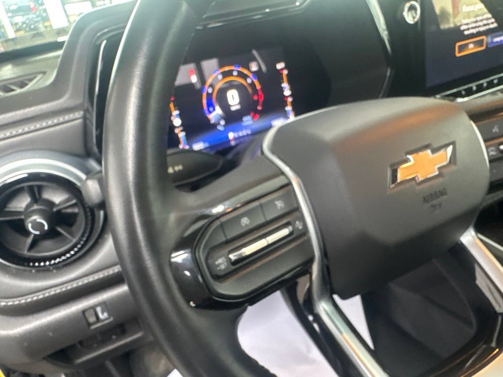Used 2023 Chevrolet Colorado LT w/ LT Convenience Package III RWD image 12