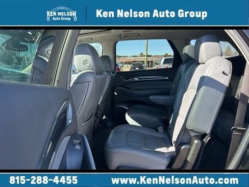 Used 2021 Buick Enclave Essence w/ Sound and Sites Package image 17
