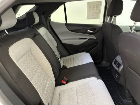 Used 2023 Chevrolet Equinox LS w/ LS Convenience Package AWD/4WD image 16