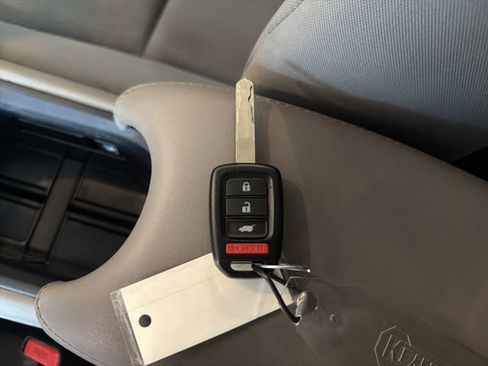 Used 2021 Honda HR-V LX image 28