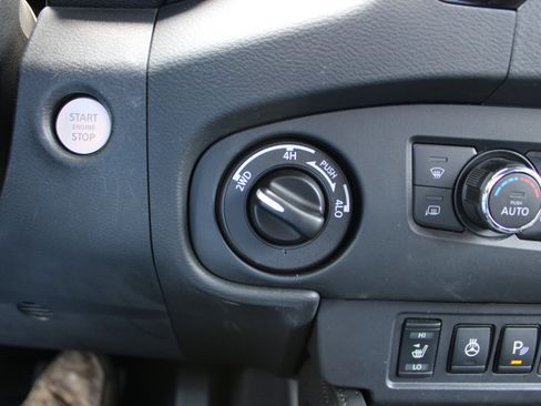 Used 2022 Nissan Frontier PRO-4X w/ Pro-4X Premium Package AWD/4WD image 22