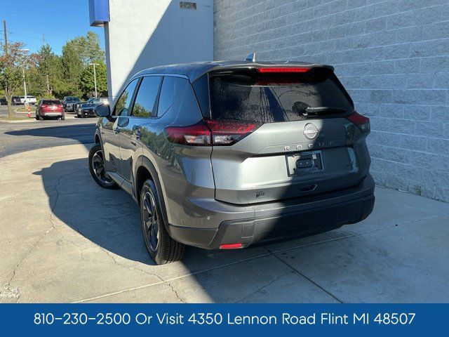 Used 2024 Nissan Rogue SV FWD image 9