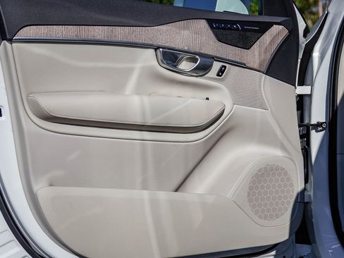 Used 2024 Volvo XC90 T8 Plus w/ Protection Package Premier image 23