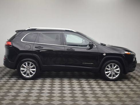 Used 2017 Jeep Cherokee Limited AWD/4WD image 12