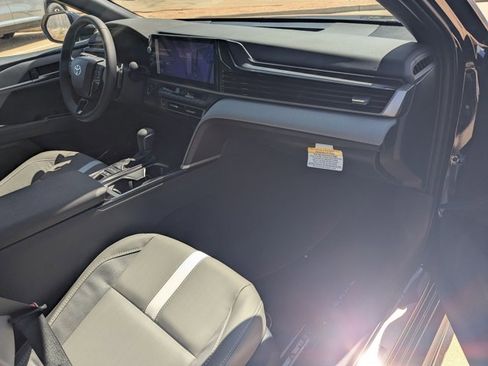 Used 2025 Toyota Camry SE w/ Multimedia Upgrade Package image 18