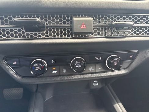 Certified 2025 Honda HR-V Sport image 32