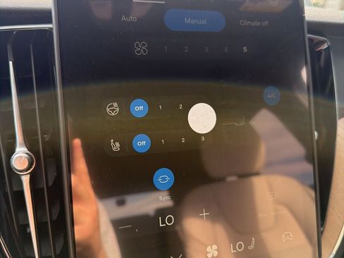 New 2026 Volvo XC60 B5 Plus w/ Protection Package Premier image 22