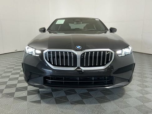 Certified 2025 BMW 530i w/ Premium Package RWD image 3
