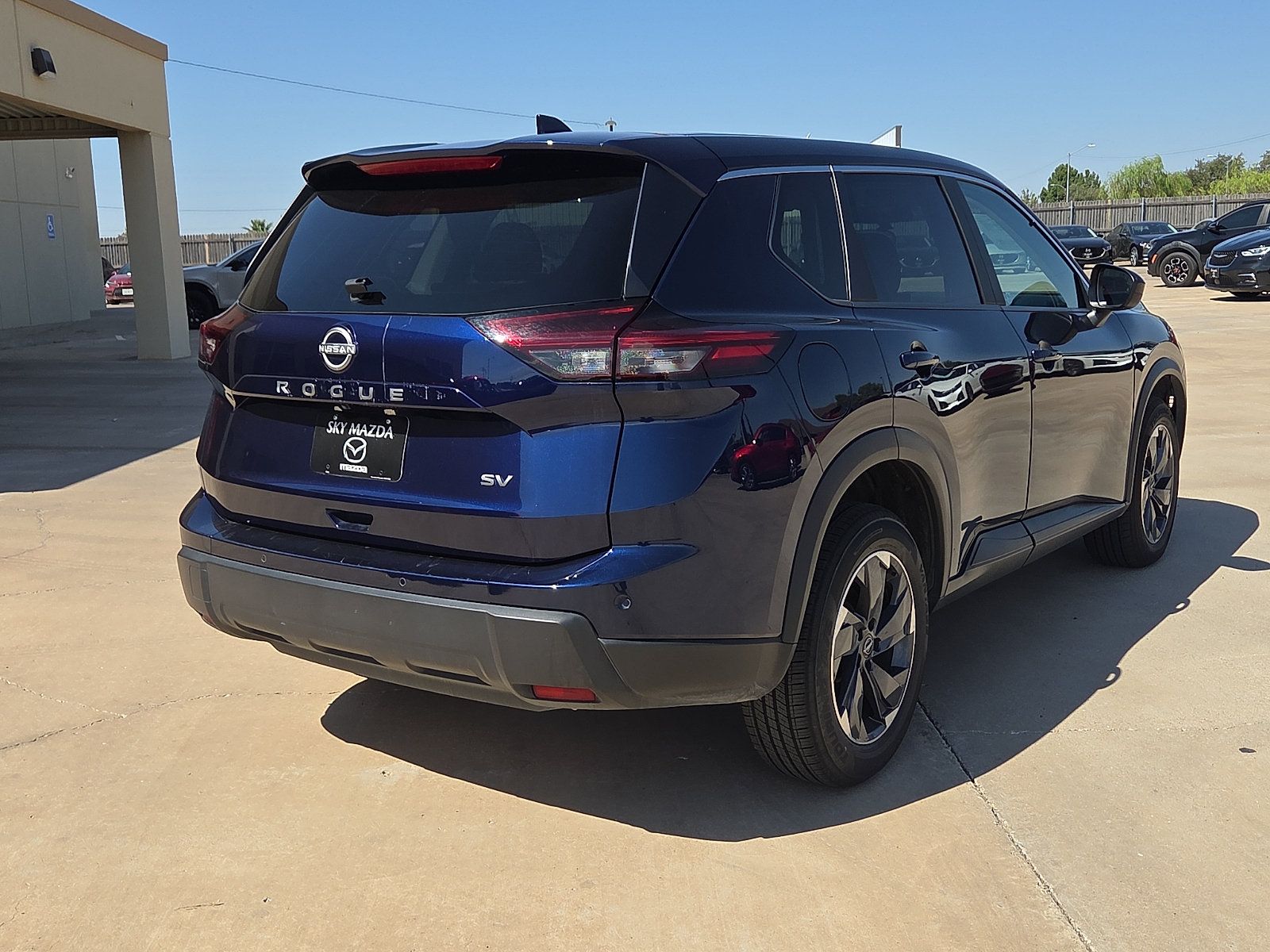 Used 2024 Nissan Rogue SV FWD image 5