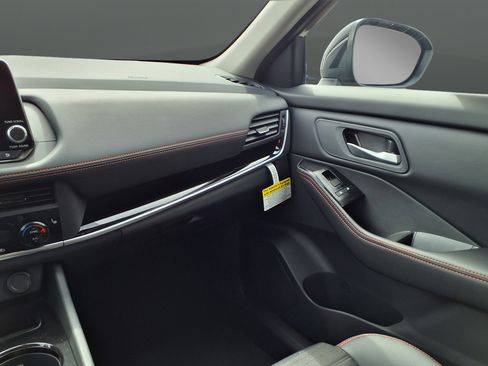 New 2026 Nissan Rogue SV AWD/4WD image 31