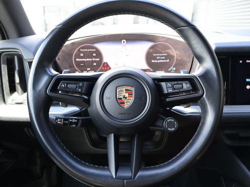 Certified 2024 Porsche Cayenne AWD/4WD image 16
