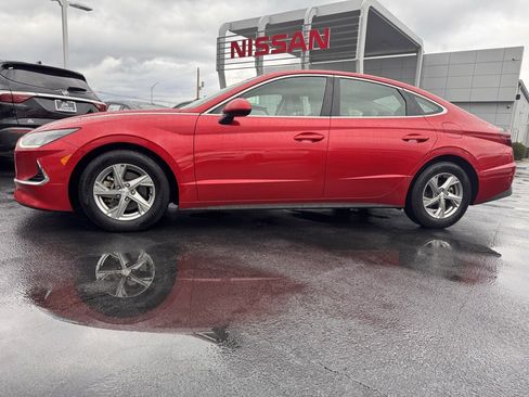 Used 2022 Hyundai Sonata SE image 2