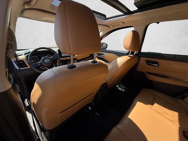 Used 2023 Nissan Rogue Platinum FWD image 18