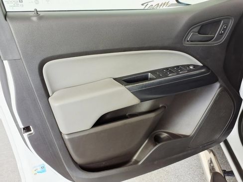 Used 2017 Chevrolet Colorado W/T w/ WT Convenience Package RWD image 14