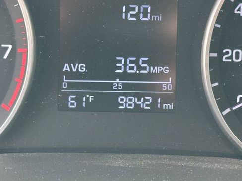 Used 2017 Hyundai Elantra SE FWD image 23