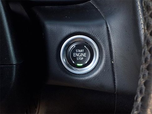 Used 2021 Chevrolet Suburban Premier image 17