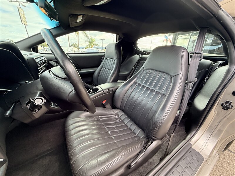 Used 2002 Chevrolet Camaro Z28 w/ SS Performance/Appearance Pkg RWD image 10