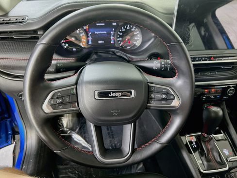 Used 2022 Jeep Compass Trailhawk w/ Sun and Sound Group AWD/4WD image 10