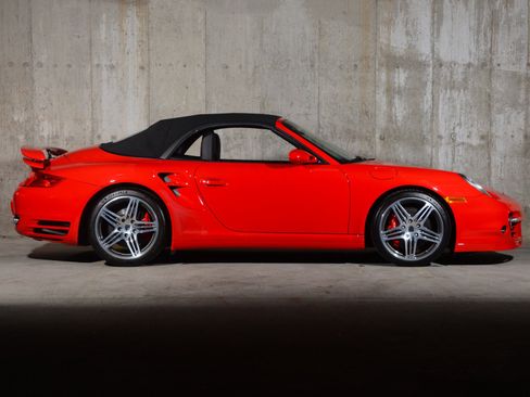 Used 2008 Porsche 911 Turbo AWD/4WD image 2
