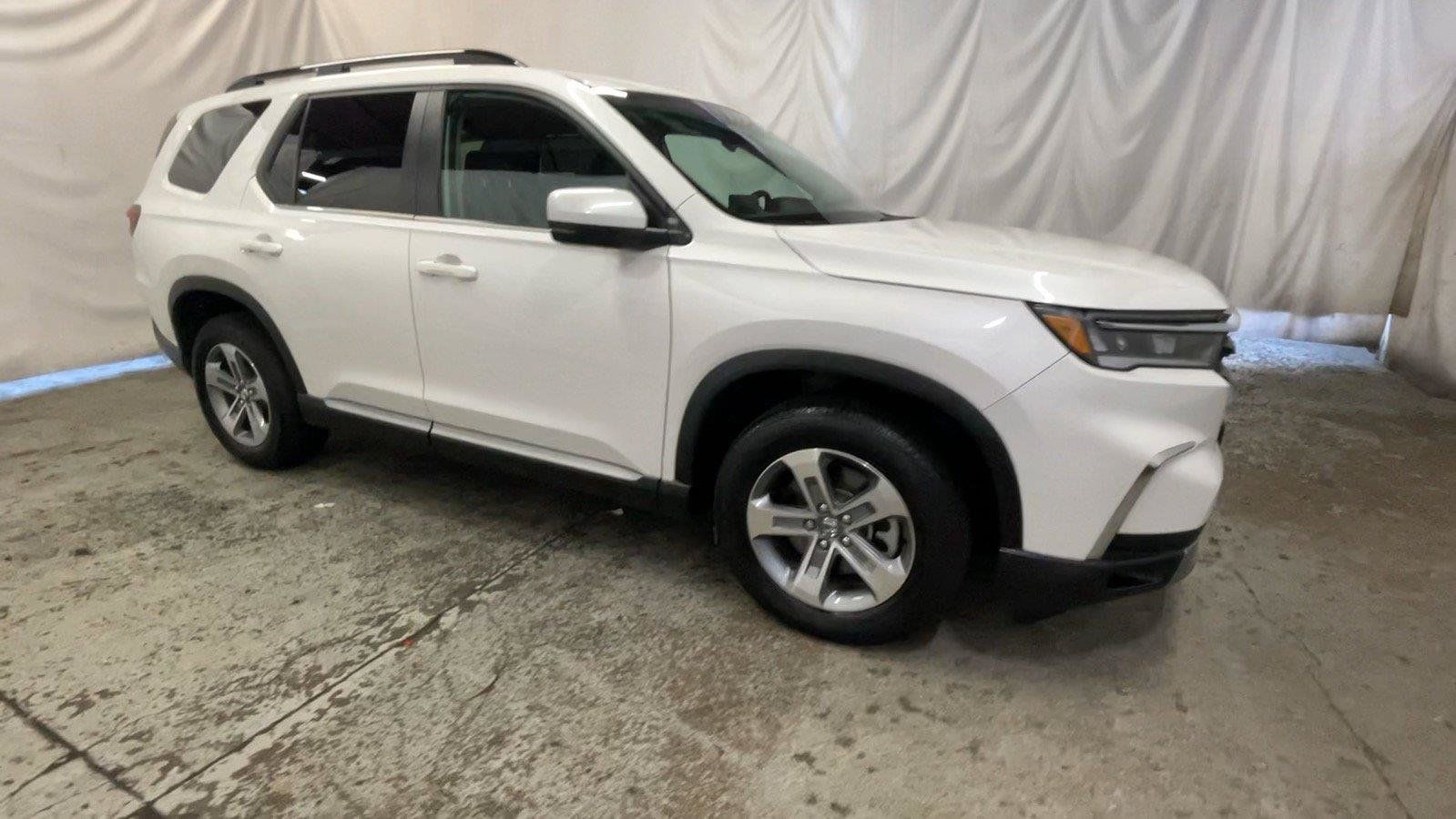 Certified 2025 Honda Pilot EX-L image 3