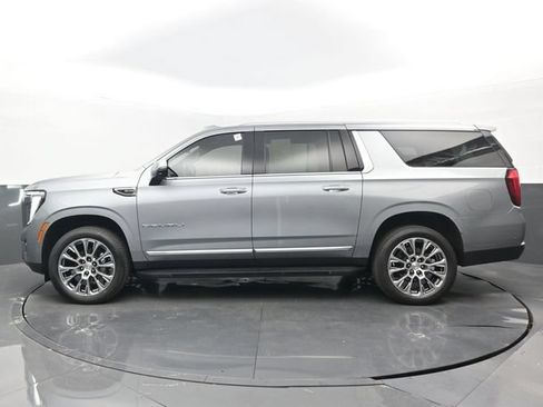 Used 2025 GMC Yukon XL Denali AWD/4WD image 23