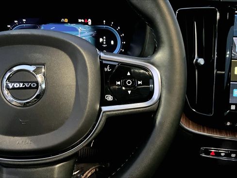 Used 2023 Volvo XC60 B5 Ultimate w/ Climate Package image 23