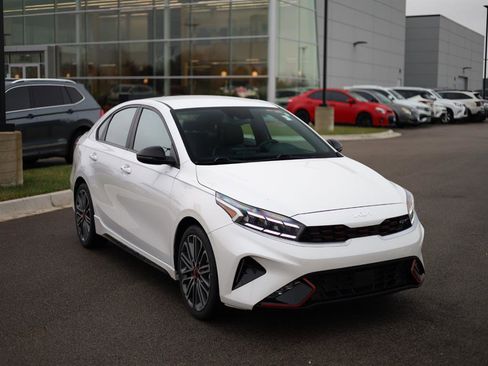 Used 2023 Kia Forte GT image 2