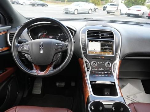 Used 2018 Lincoln MKX Reserve w/ Lincoln MKX Climate Package FWD image 20