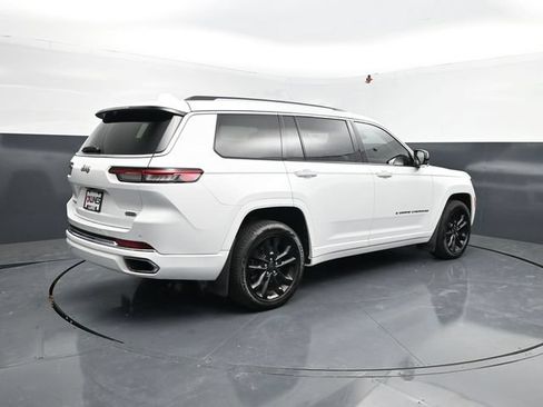Used 2021 Jeep Grand Cherokee L Overland w/ Advanced Protech Group III AWD/4WD image 9