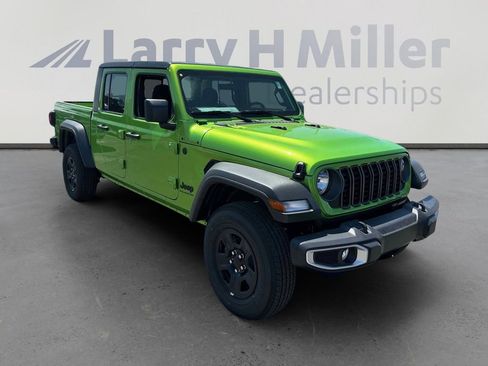 New 2025 Jeep Gladiator Sport image 4