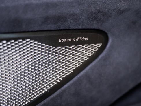 Used 2025 Aston Martin V8 Vantage Coupe image 40