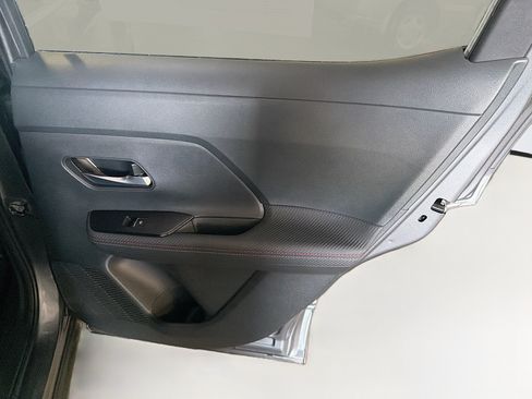 Used 2025 Nissan Kicks SR AWD/4WD image 29